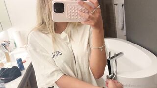 Breckie Hill flaunts her leaky nipples in onlyfan leaked video